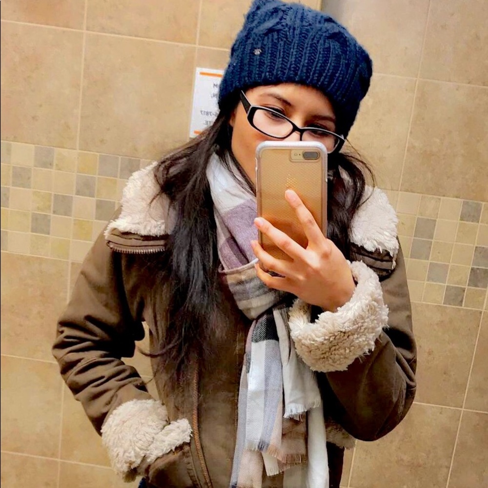 Meet your Posher, Lucy